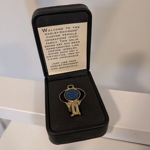 🖤 Vintage Harley-Davidson Gold and Blue CVO Collectible Key with Case